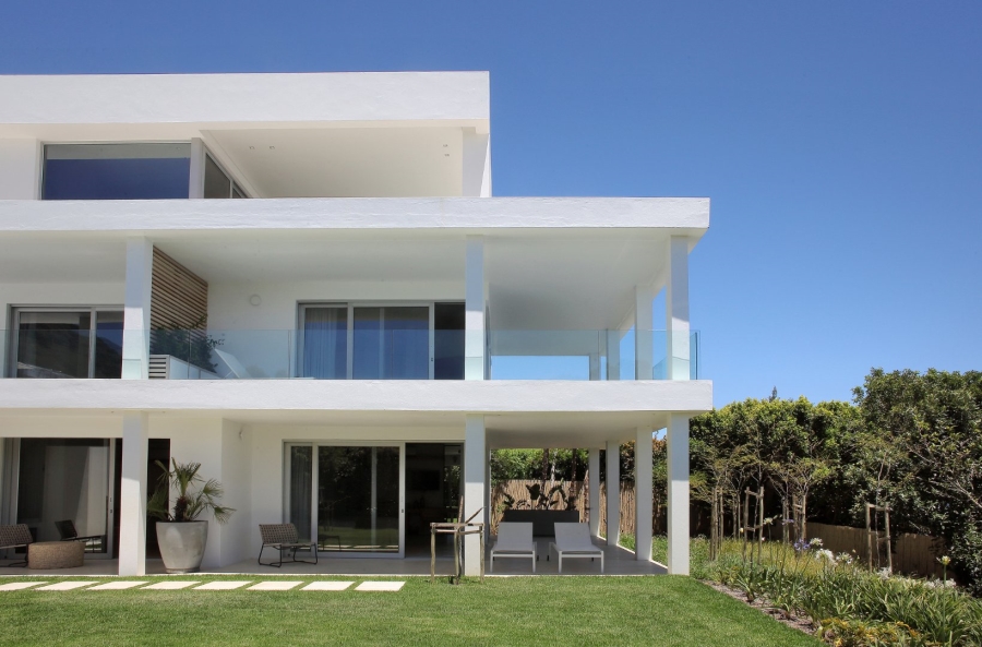 To Let 8 Bedroom Property for Rent in Bakoven Western Cape